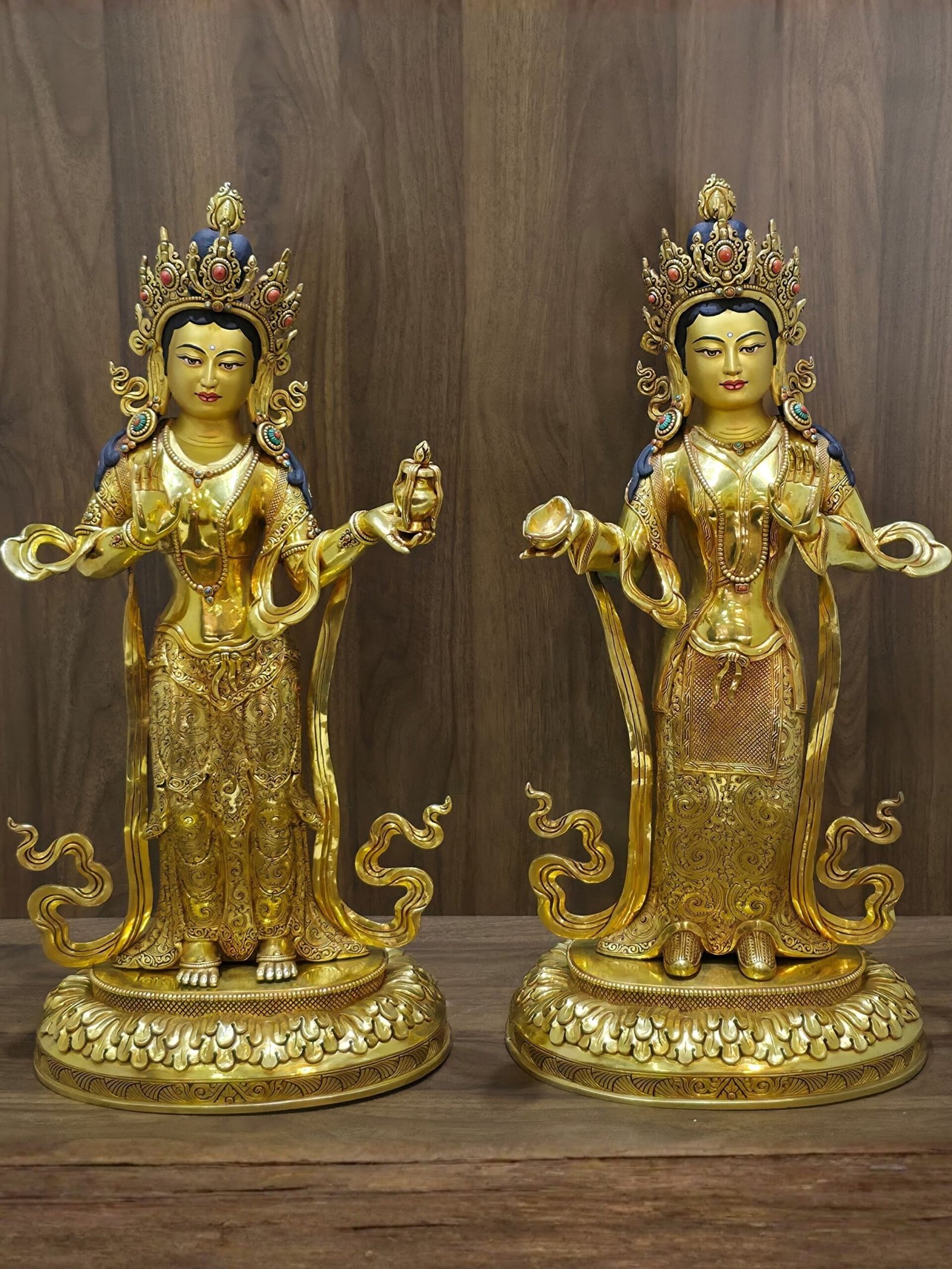 GW02 Expanded 2 Main Image Full front view of the 50cm copper and gold-plated Mandarava and Yeshe Tsogyal statue pair.