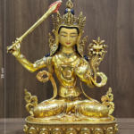 Manjushri statue with measurements: 36 cm high, 24 cm wide and 16 cm deep; weight 4.760 kg excluding packaging.